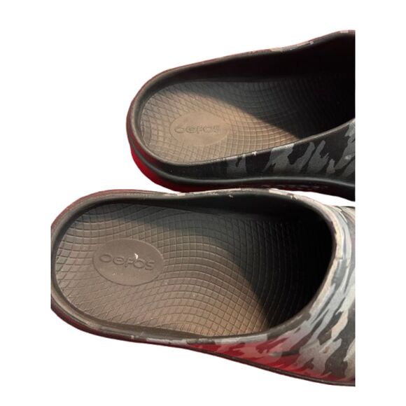Oofos Camo Recovery Clogs M9 W11 - Picture 3 of 6